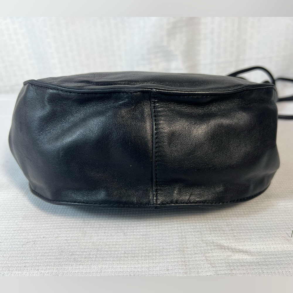 3052: Vintage Loewe Black Leather Crossbody Bag Embossed Anagram - Picture 4 of 14
